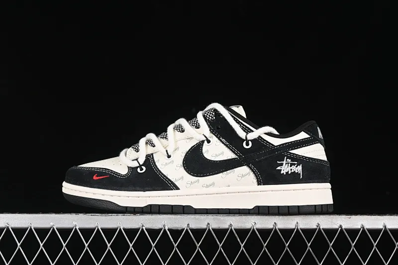 All categories Nk SB Dunk Series Nk SB Dunk Low High-end customized low-top sneakers Nk SB Dunk Low Stusi joint-white embroidery black hook Anniversary high-end customized low-top casual sneakers SJ2068-311
